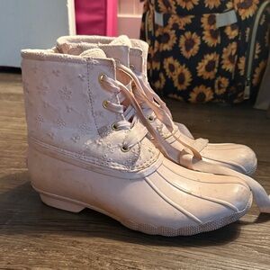 Speery Women's Pink Lace-Up Boots